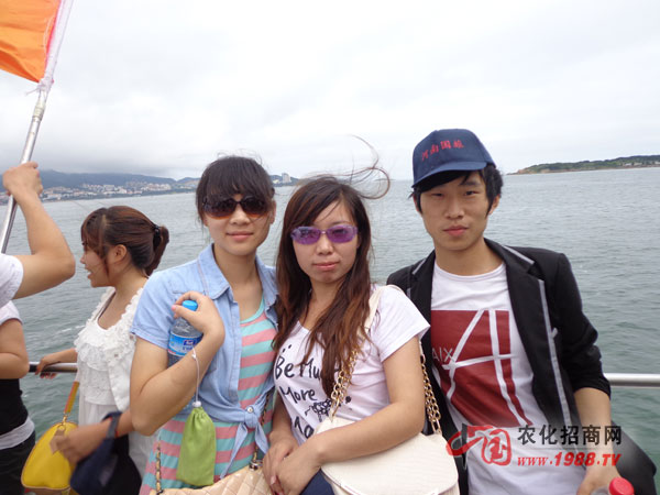 帶著快樂在海上飛馳