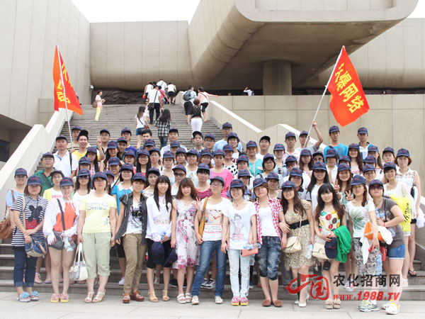 甲午戰(zhàn)爭紀念館前