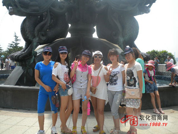 我們部門(mén)的美女們!