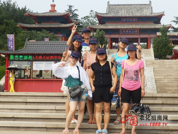 擺個造型留個影兒