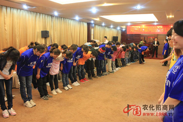 ���e���҂�