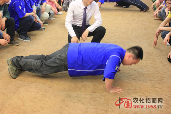 һ��(g��)СС���R�����͕�(hu��)�o�e�ˎ�����֪�������ӵĞ�(z��i)�y