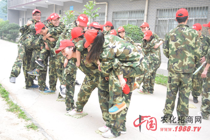 �M�Ɂ��R�d��һ��(g��)׌�҂��˽�F(tu��n)�(du��)�ЈF(tu��n)�Y(ji��)���f(xi��)������������I(xi��n)�������Ҫ�Ե��(xi��ng)Ŀ��