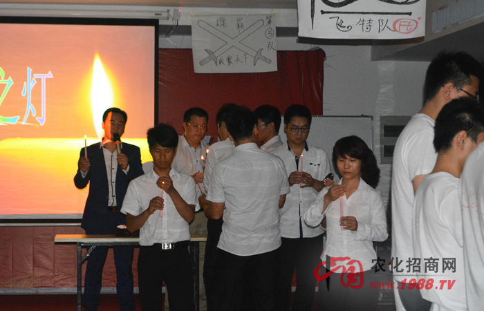 論培養(yǎng)團(tuán)隊(duì)精神和人脈