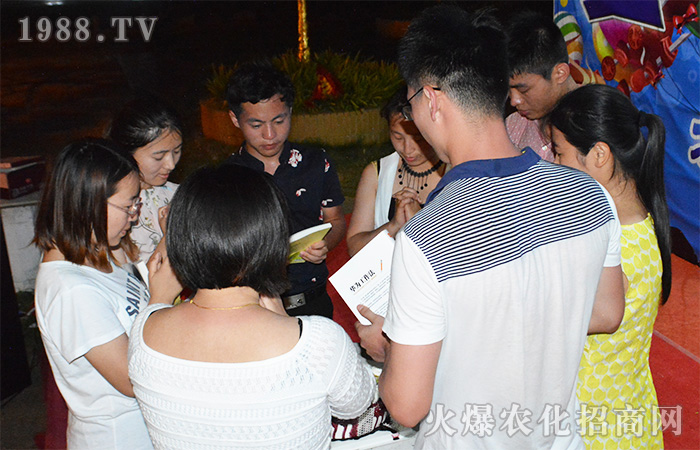 �B�Ƹۃ�������������ǰ�_��