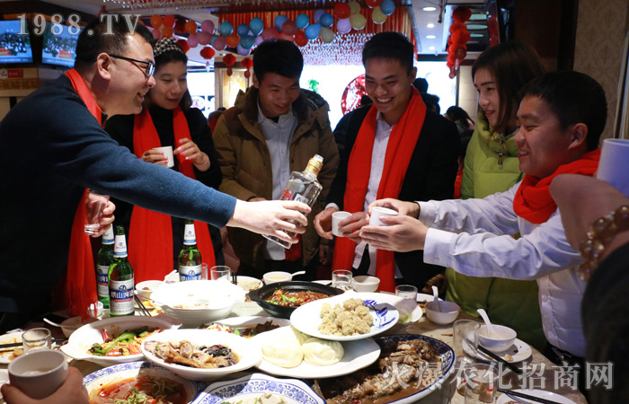 ���dʹ�����ƵZǰ�С��ڻ𱬳��L(zh��ng)��·�ϣ�