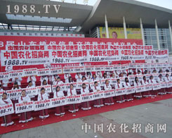 �r(n��ng)�����̾W(w��ng)�������b���b����ҫ�۶��߂���ɫ