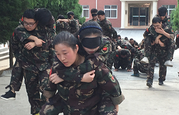 人生能有幾回搏，此時不搏何時搏？