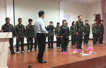 努力、拼搏！即使失敗，我們也將再次站起！