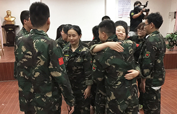 人生不易，要學會贊美他人！