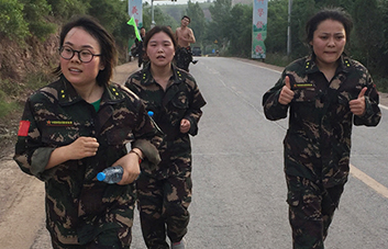 火爆人不拋棄、不放棄、勇往直前！