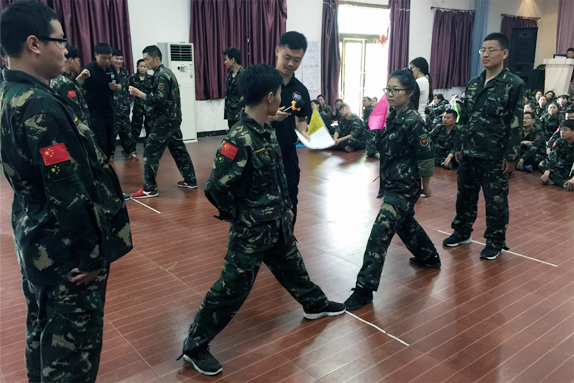 簡單石頭剪刀布，輸贏卻在彈指間！