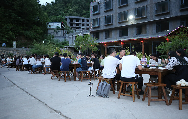 �𱬾W(w��ng)�Ͼ�ɽ�������(hu��)֮��ҹ��g