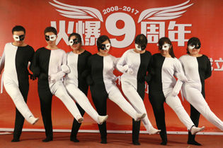 �{(di��o)ζƷ���ڰ��䡷��(chu��ng)���赸����һ�ӵ�ҕ�X�_����